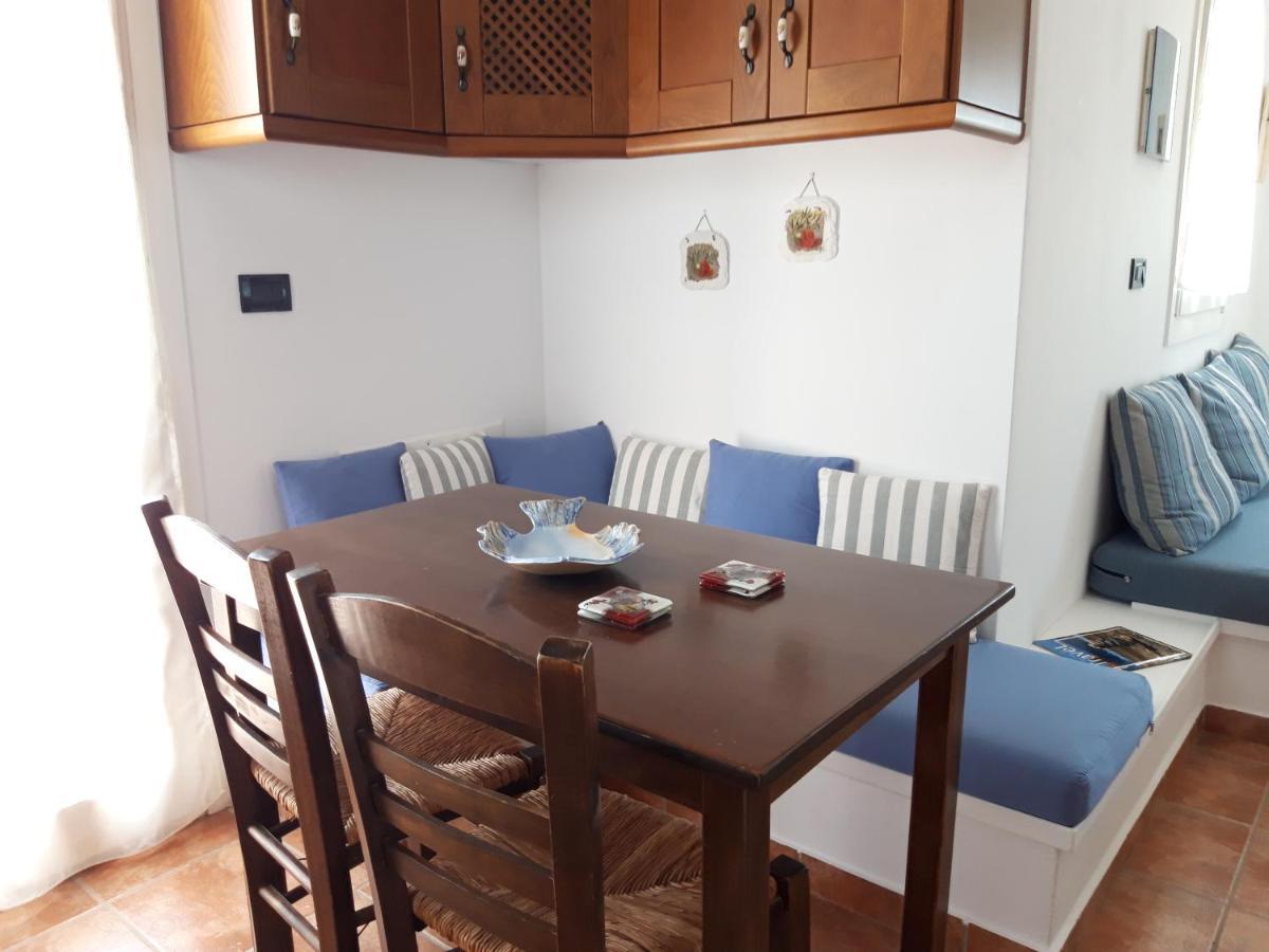 Akitos Maisonette Adamantas  Екстериор снимка